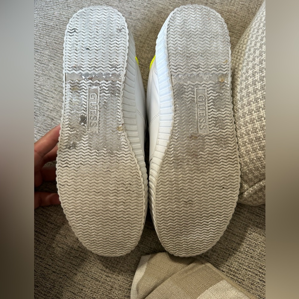 Guess sneakers - Picture 4 of 10